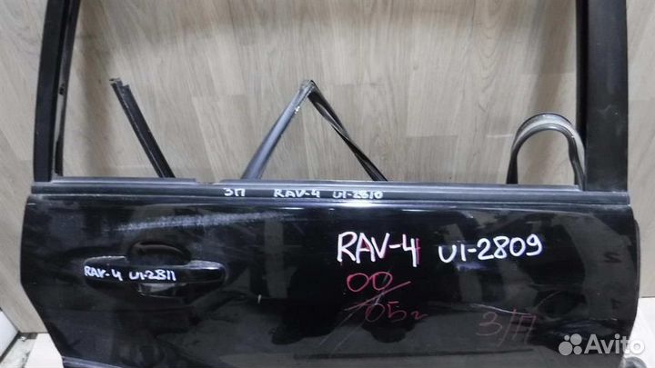 Накладка стекла заднего правого Toyota RAV4 (XA20