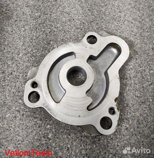 Лот SD2-110 Крышка двигателя гидроцикла BRP RXT 21