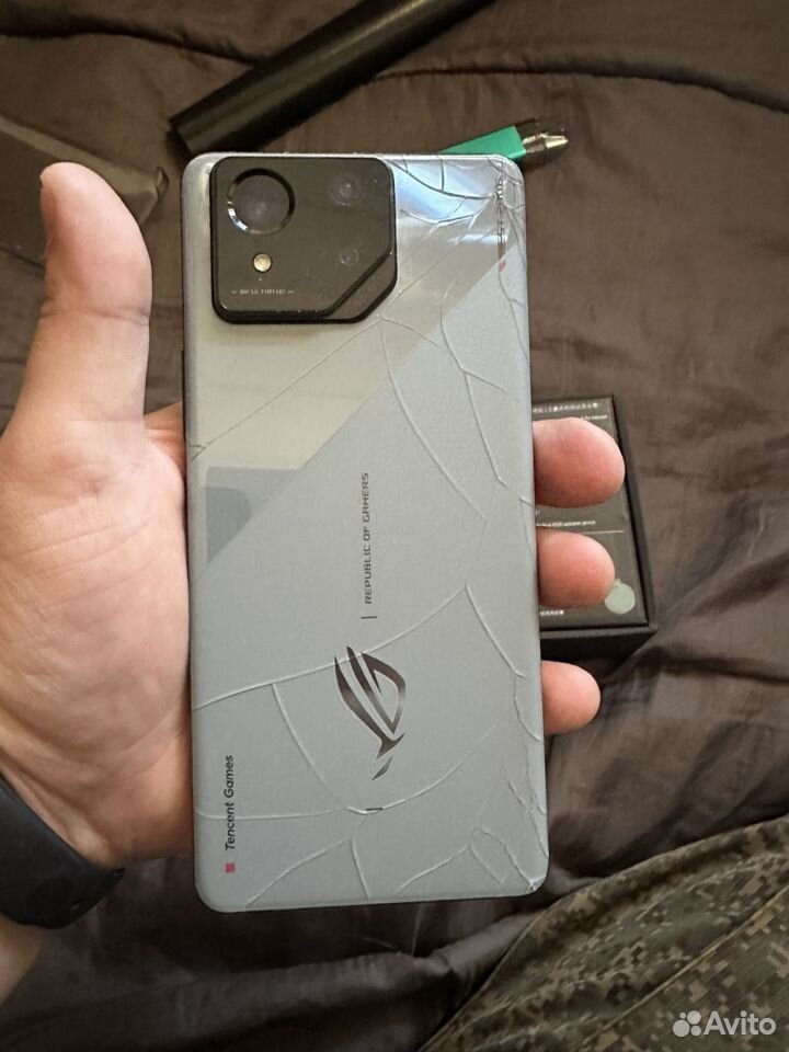 ASUS ROG Phone 8, 12/256 ГБ