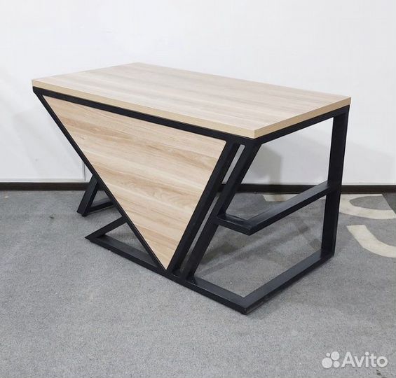 Компьютерный стол лофт