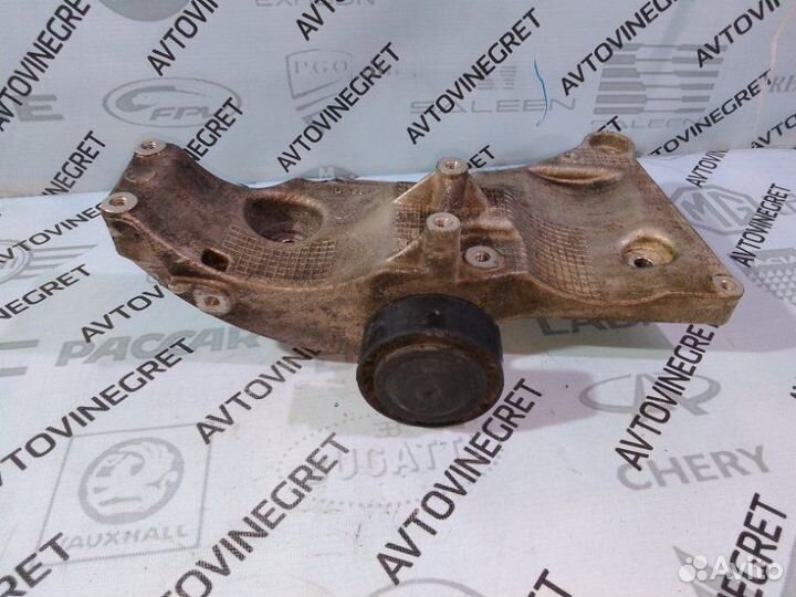 Кронштейн генератора Лада Веста