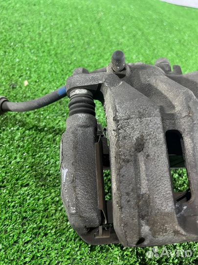 Суппорт передний правый Honda CR-V RM4