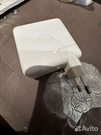 Зарядное устройство apple 61w