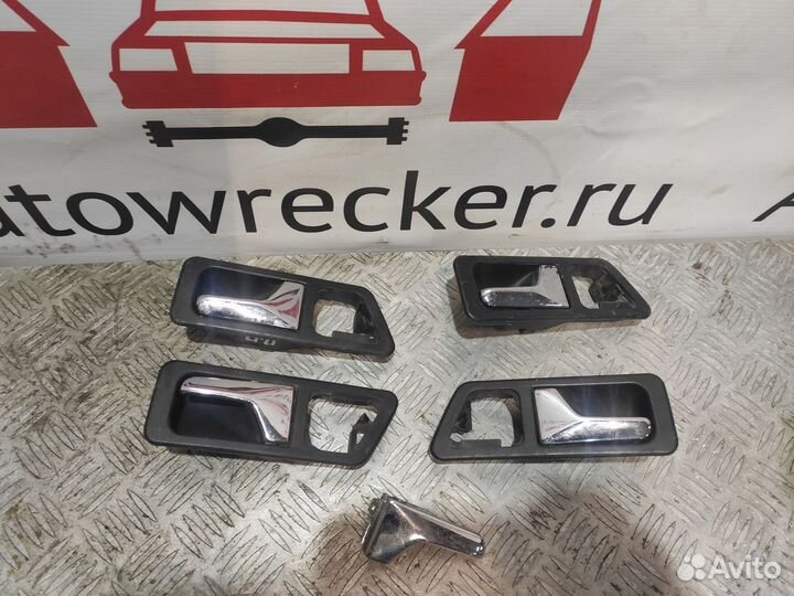 Ручка двери внутр. Мерседес 190 (W201)