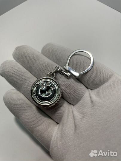 Серебрчный брелок