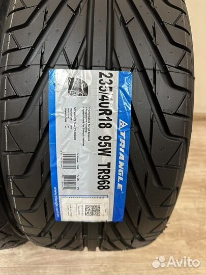 Triangle TR968 235/40 R18 98W