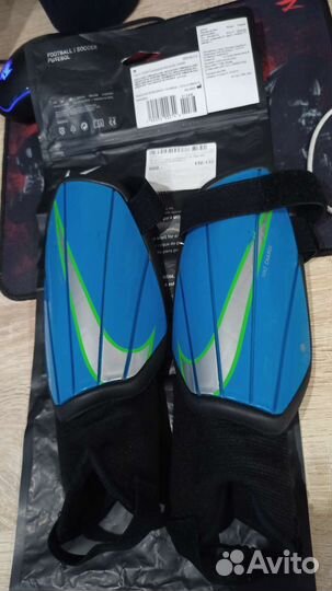 Футбольные щитки