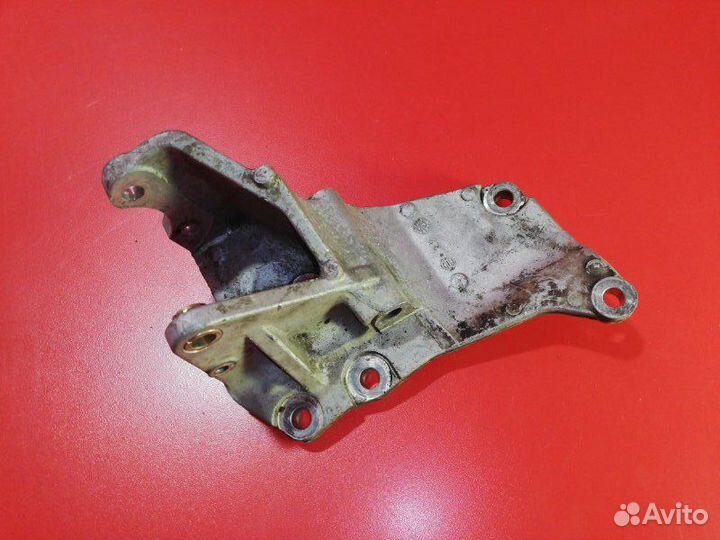 Кронштейн Генератора Infiniti Qx56 JA60 VK56DE