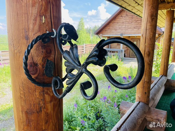 Кованые подставки под цветы