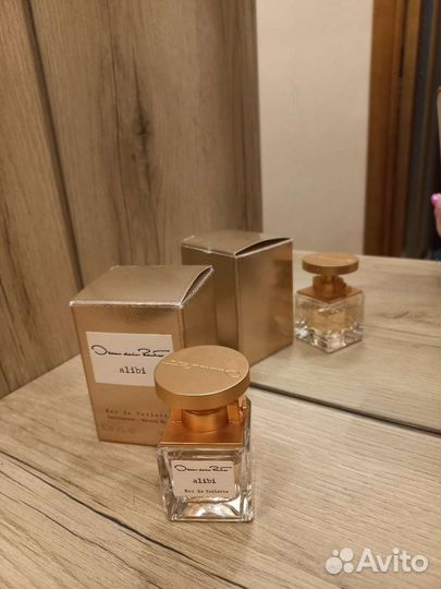 Alibi Eau DE Parfum Oscar DE larenta оригинал