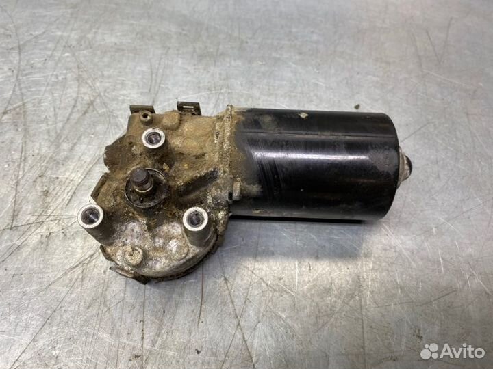 Моторчик стеклоочистителя передний Volkswagen