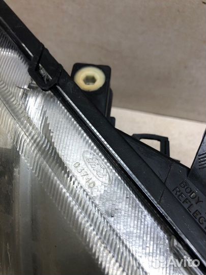 Фара передняя правая Ford Focus 2 5DR хэтчбек 1