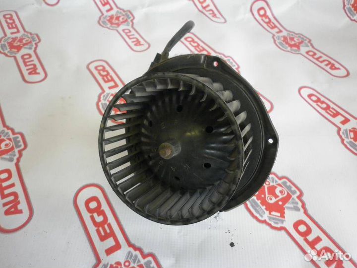 Моторчик печки Volvo 460 1993