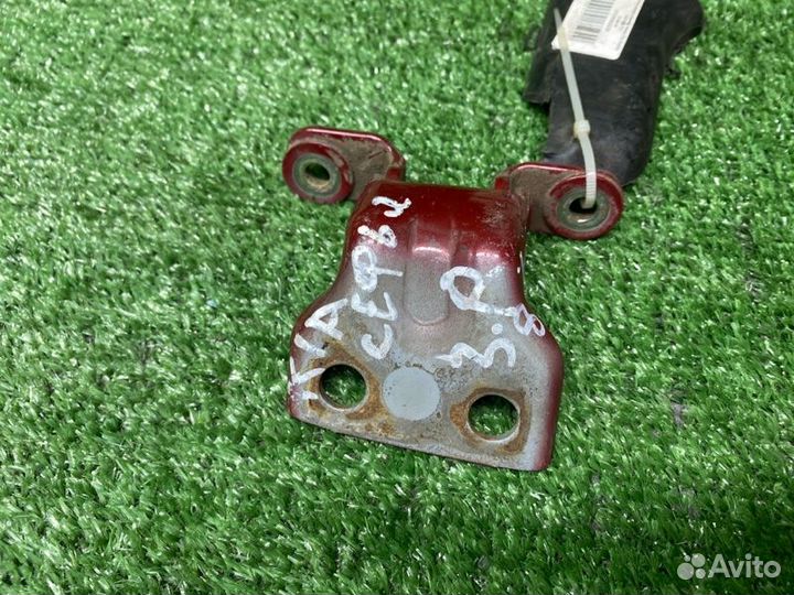 Петля двери задняя правая Kia Sephia