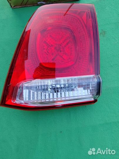 Стоп внутренний правый toyota land cruiser 200
