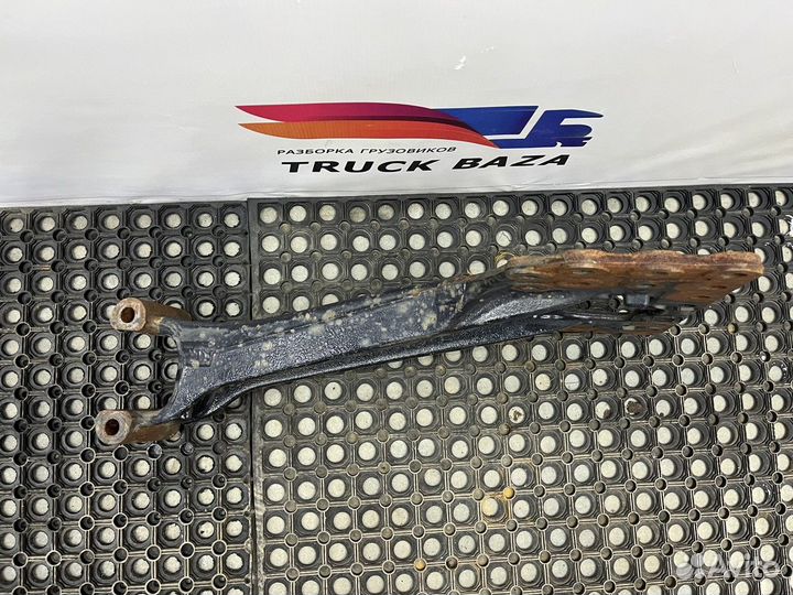 Кронштейн реактивной тяги