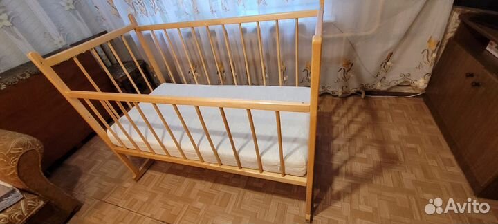 Продам детскую кроватку бу