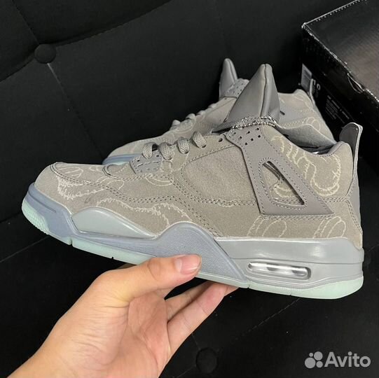 Кроссовки Nike Kaws 41-43, идеальны для спорта