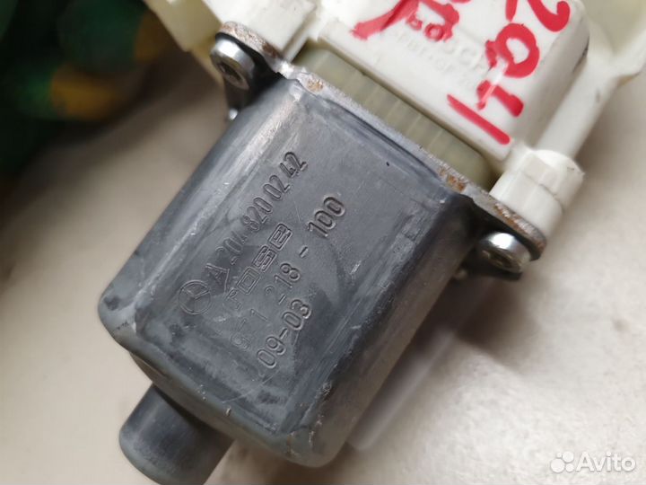 Моторчик стеклоподъёмника передний левый Mercedes E-klasse W212 2009-2016