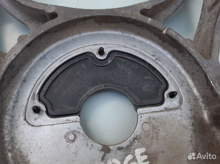 Крышка двигателя Dodge Caravan 2 V6 3.0 6G72