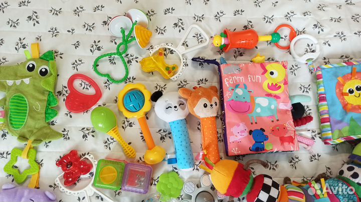 Игрушки для малышей пакетом