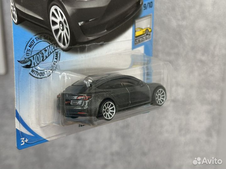 Hot wheels tesla model 3 / factory fresh