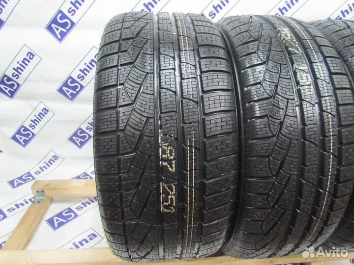 Pirelli Winter Sottozero 240 Serie II 245/45 R19 и 275/40 R19 102V