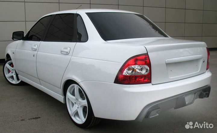 Тюнингованный задний бампер 