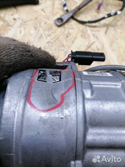 Компрессор кондиционера BMW X3 G01 2018 6994082