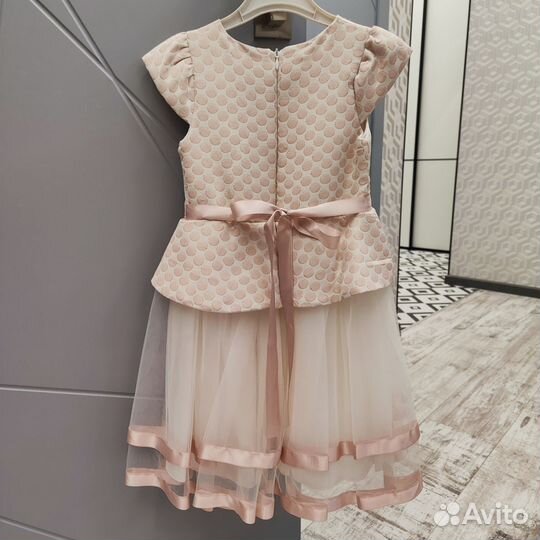 Платье новое нарядное для девочки