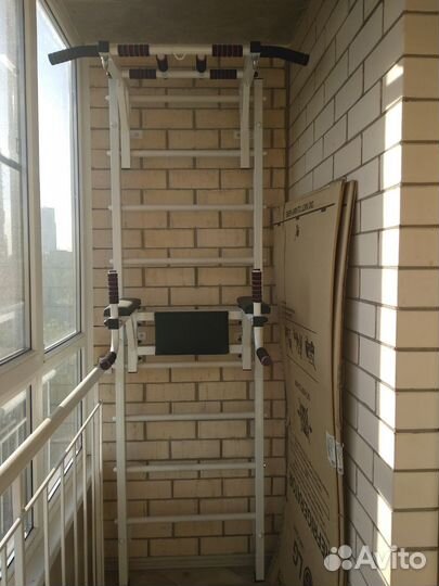 Шведская стенка с турником и брусьями