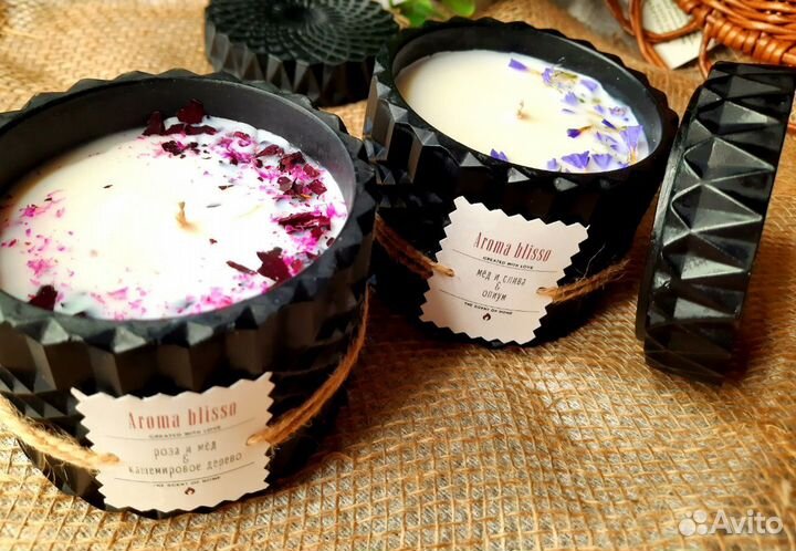 Соевая свеча в подсвечнике из гипса