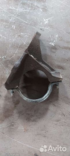 Кронштейн привода на Ford Fiesta