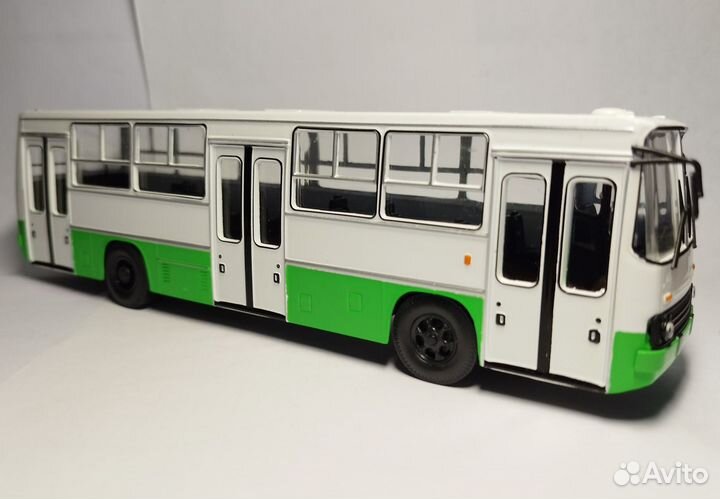 Модель 1/43 Ikarus 260.06