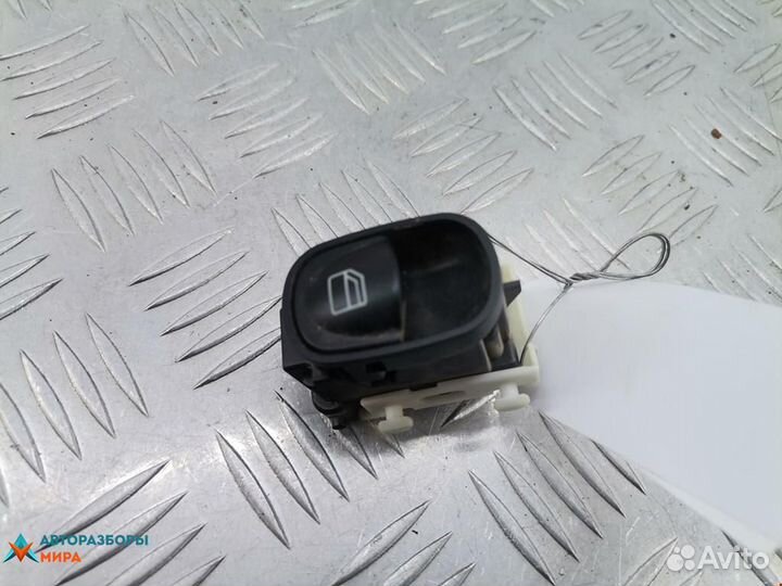Кнопка стеклоподъемника Mercedes-Benz C-Класс