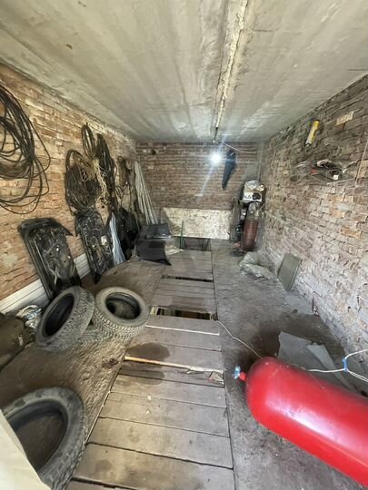 Гараж, > 30 м²