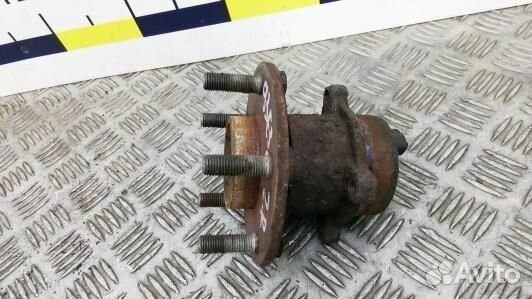 Ступица задняя правая volvo C70 2 (93E36NY01)