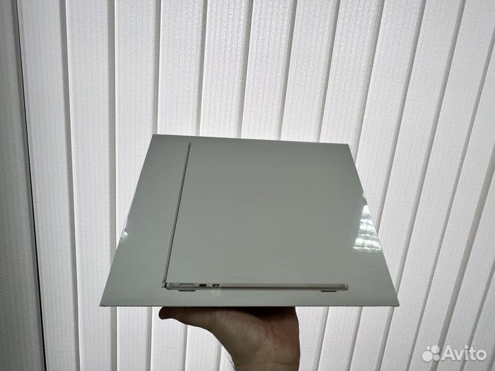 Hoвый MacBook Air M2 8/256 Gb +