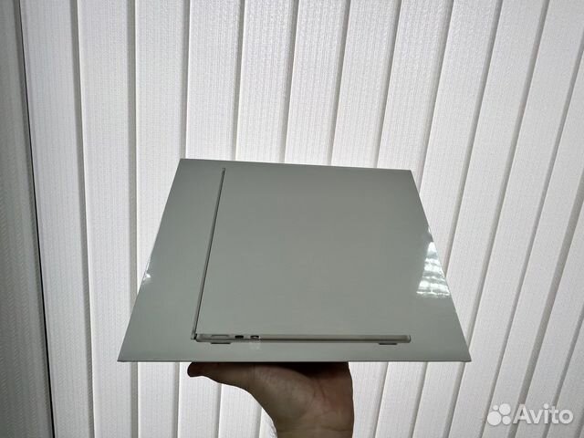 Hoвый MacBook Air M2 8/256 Gb +