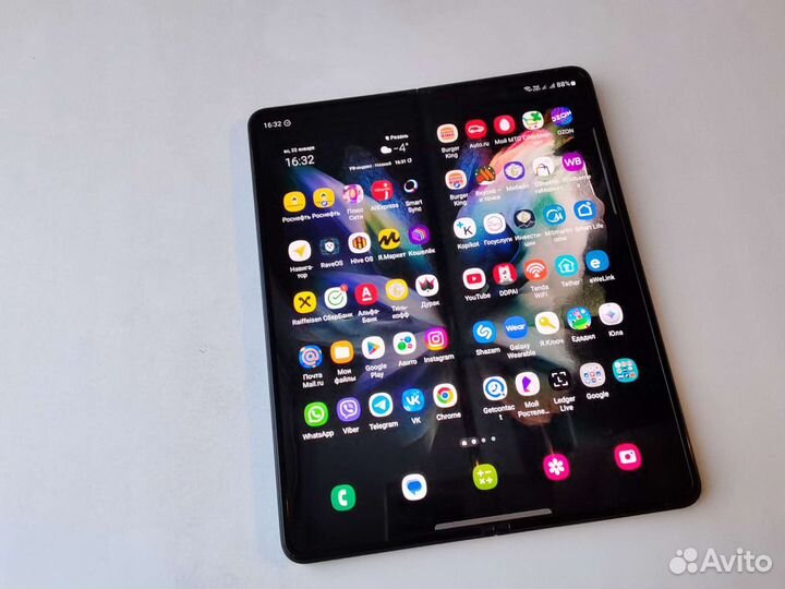 Samsung galaxy z fold 3