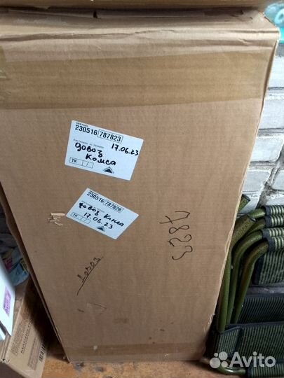 Продам навесной кухонный шкаф без дверей