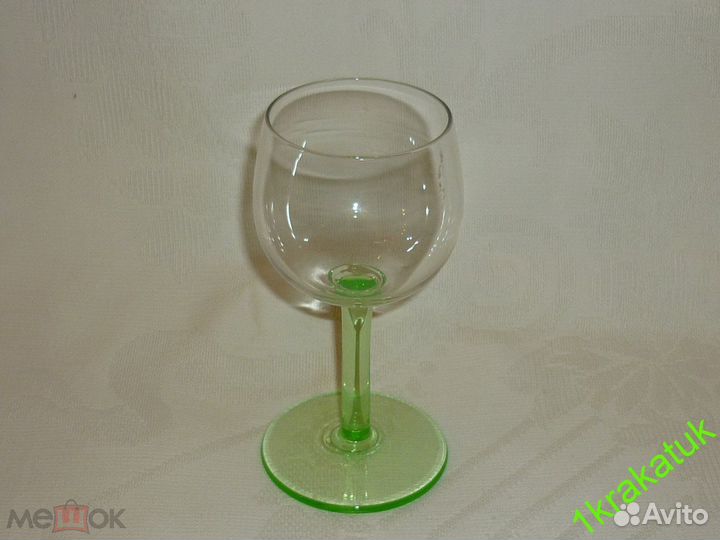 Рюмка. Цветное урановое стекло