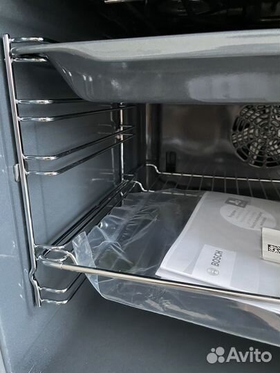 Новый Электрический духовой шкаф Bosch HBF214Новый