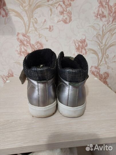 Ботинки р.33