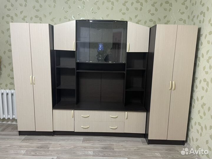 Стенка в гостиную