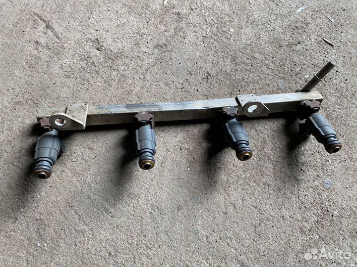 Рампа топливная с форсунками Lifan Breez 520