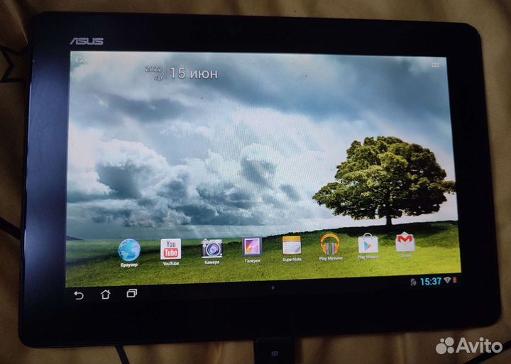 Планшет Asus TF300T с док станцией и чехлом