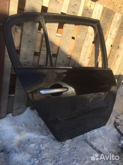 Дверь задняя правая Рено Меган 2