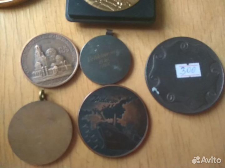 Настольная медаль плакетка барельеф