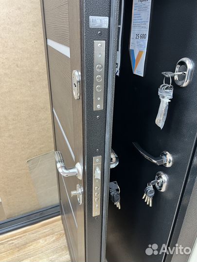 Дверь входная металлическая